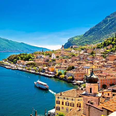 Azzurro -lakeside With Terrace - Happy Appartement